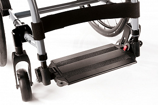код. 710-762900, Кресло-коляска инвалидная с принадлежностями, вариант исполнения LY-710 (Easy 200), активная, со складной рамой