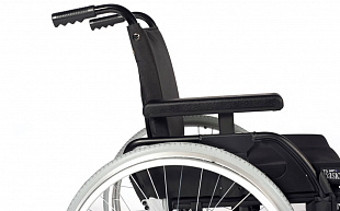 код.710-0743 Кресло-коляска инвалидная с принадлежностями, вариант исполнения LY-710 (Breezy PariX2)