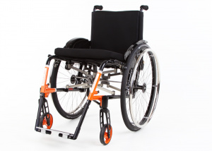код. 710-903010, Кресло-коляска инвалидная с принадлежностями, вариант исполнения LY-710 (Traveler), активная, со складной рамой