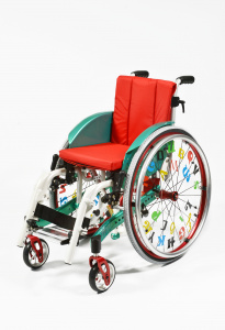 код. LY-170-SAPHIRA Кресло-коляска инвалидная с принадлежностями, вариант исполнения LY-170, детская со складной рамой