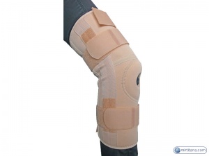 Бандаж на коленный сустав фиксирующий с ребрами жесткости и отверстием BKFO C1KN-2801