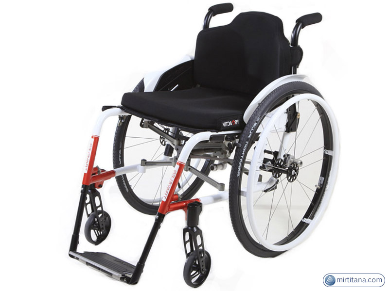 Кресло коляска для инвалидов облегченная алюминиевая titan ly 710 011