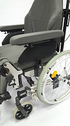код.250-069051 Кресло-коляска инвалидная многофункциональная с откидной спинкой, вариант исполнения  LY-250 (BREEZY Relax2 XL), ширина сиденья 51 (47-53) см