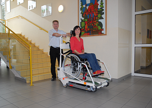 Устройство для подъема и перемещения инвалидов "Riff" LY-TK-P (лестничный подъемник-платформа Public)